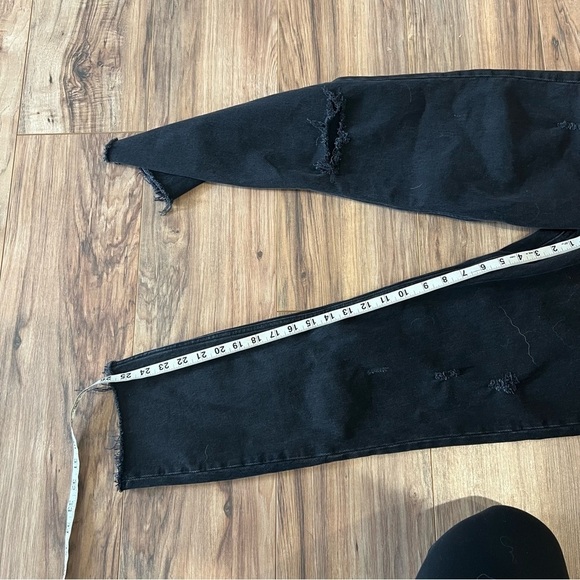 Abercrombie & Fitch High Rise Mom Jean - Picture 7 of 8